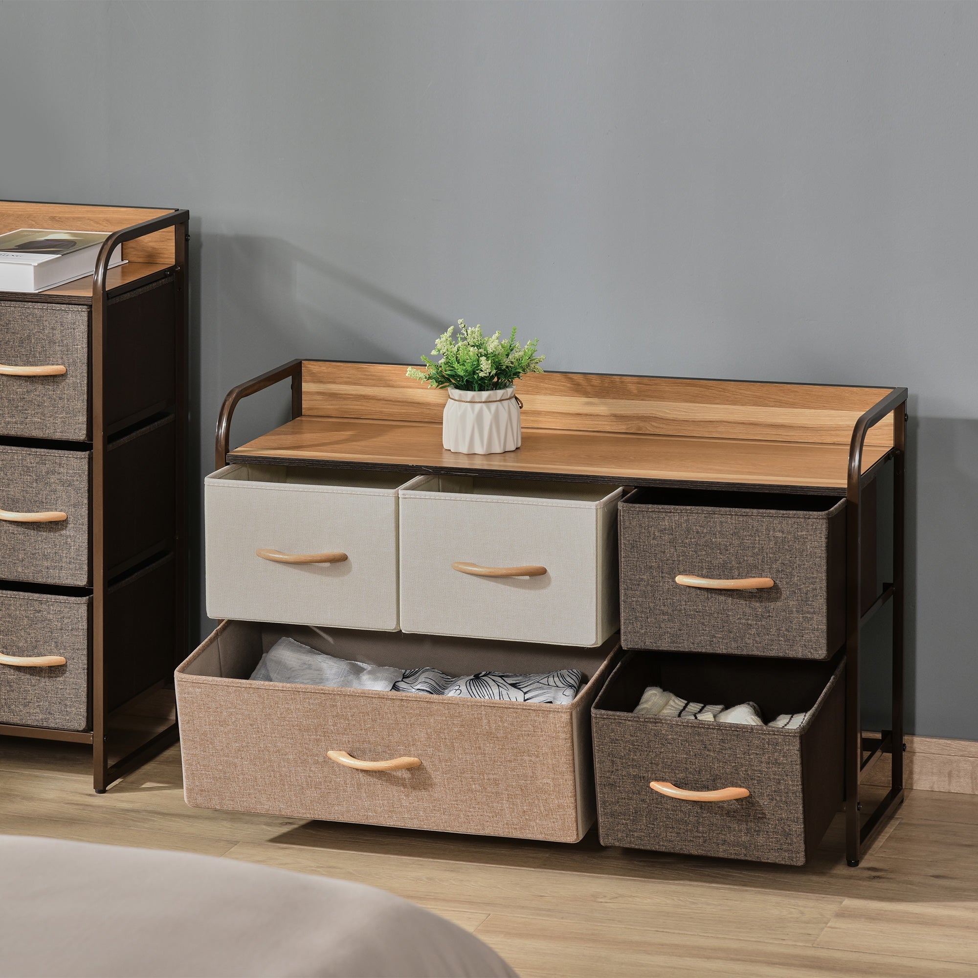 HOMCOM 5-Bin Dresser Storage Tower Cabinet Organizer Unit, Easy Pull Fabric Bins with Metal Frame for Bedroom