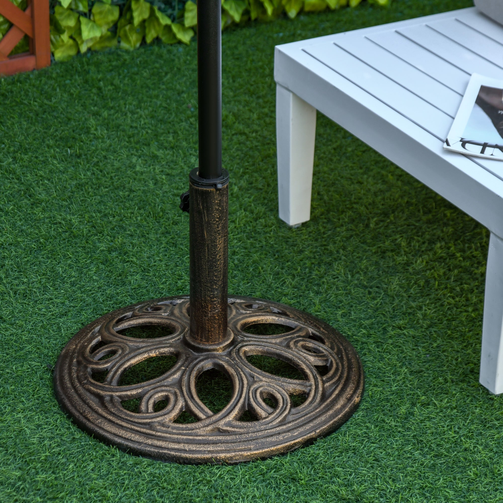 Outsunny Patio Umbrella Base Stand, Round Cast Iron Umbrella Holder for Outdoor, Patio, Garden,Deck and Beach, Fit Dia. 1.5", 2" Pole, Bronze