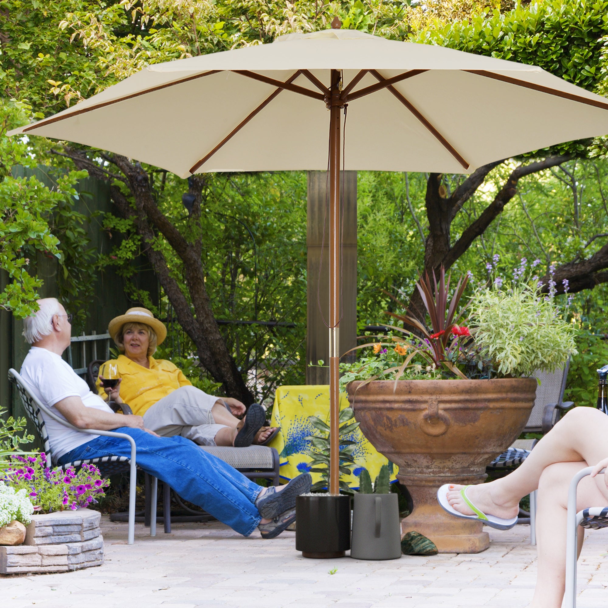 Outsunny 8FT Wood Market Umbrella Patio Umbrella Round Garden Parasol Canopy with Bamboo Ribs and Top Vent, Cream White