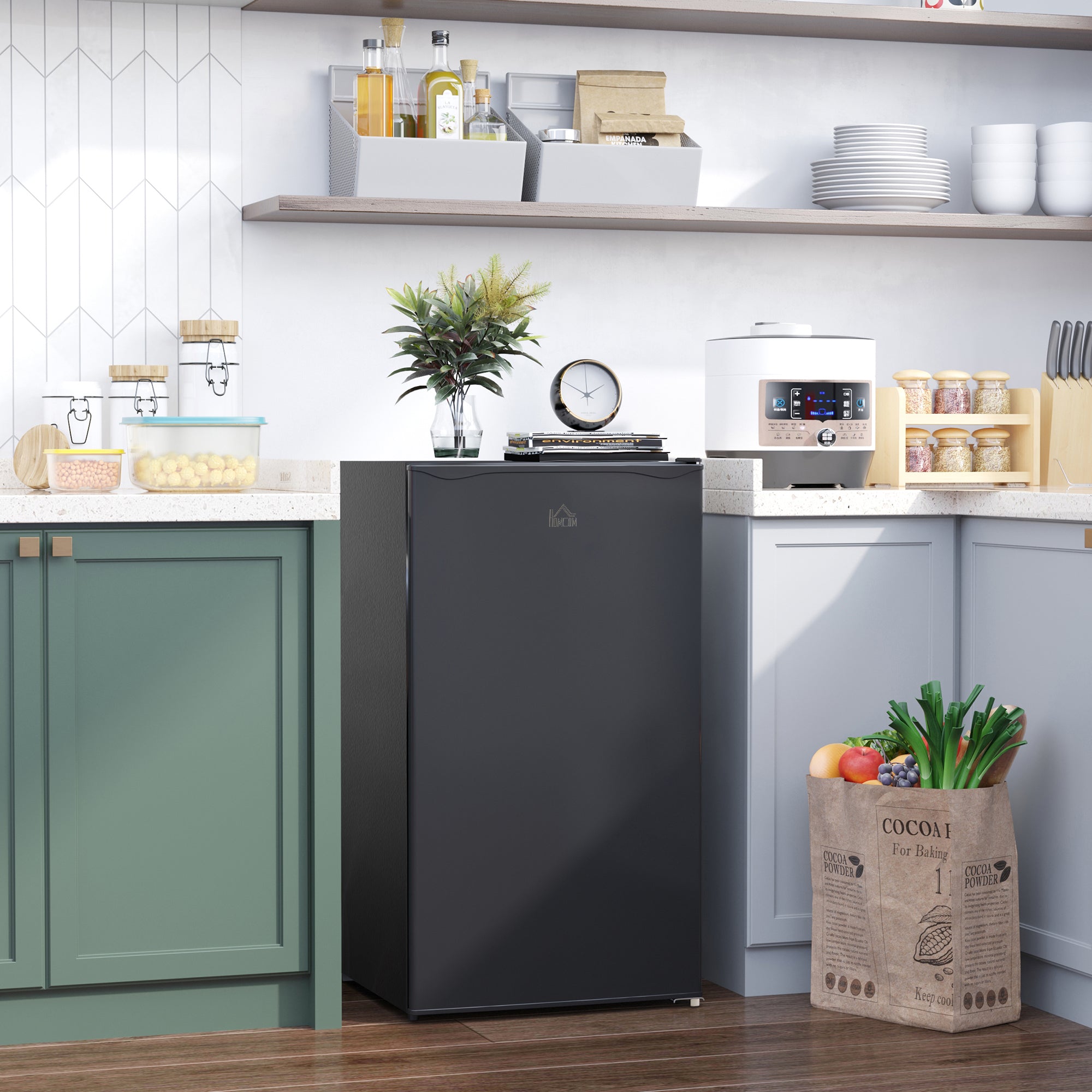 HOMCOM Compact Refrigerator, Mini Fridge with Freezer, Adjustable Shelf, Mechanical Thermostat and Reversible Door, Black