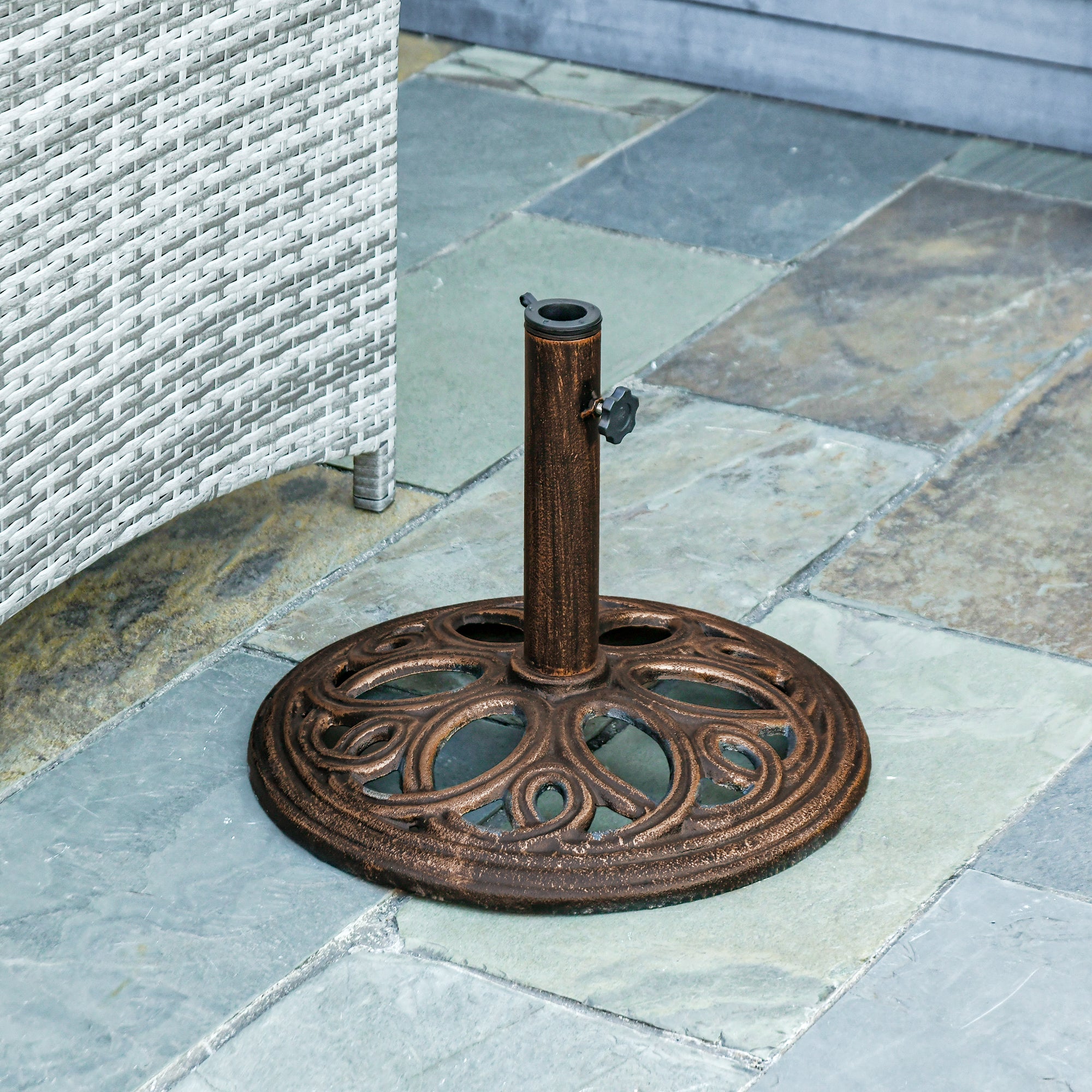 Outsunny Patio Umbrella Base Stand, Round Cast Iron Umbrella Holder for Outdoor, Patio, Garden,Deck and Beach, Fit Dia. 1.5", 2" Pole, Bronze